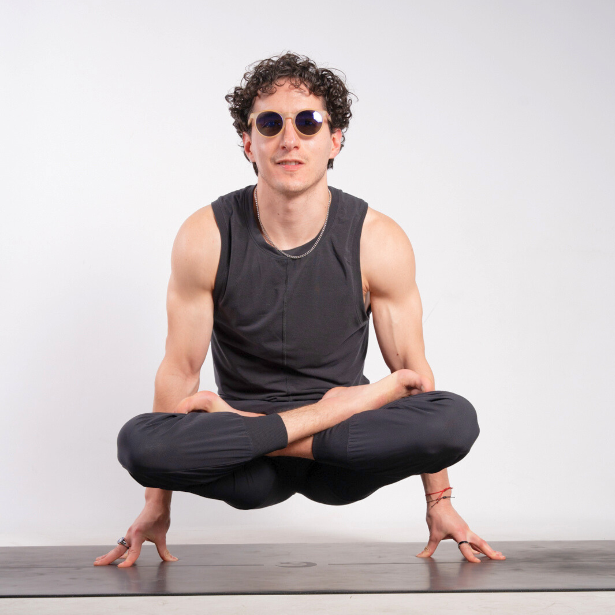 Una Comunidad de Yoga Diferente: Rebelde y Cósmica