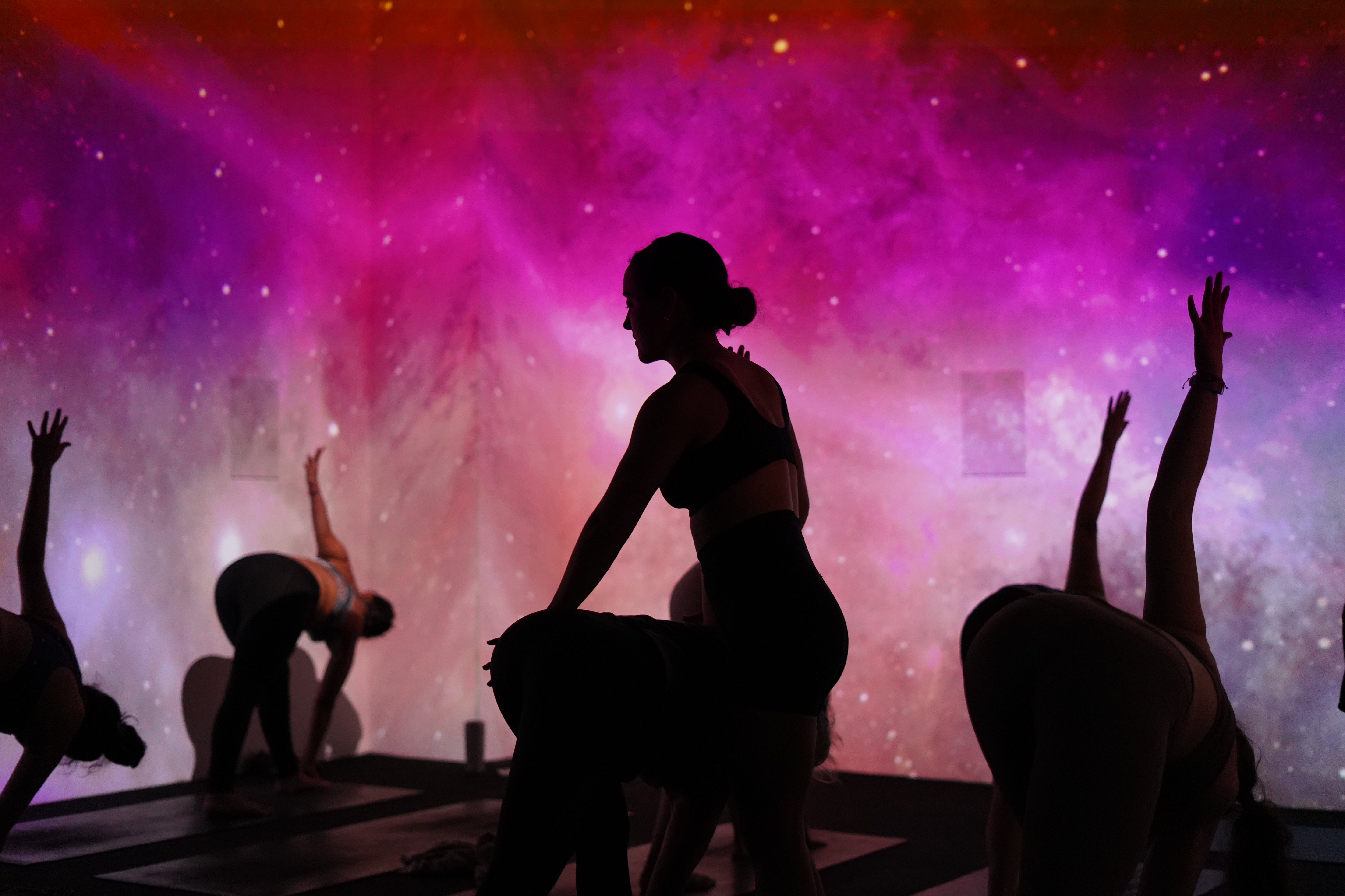 Yoga Restaurativo: El Arte de Pausar y Recargar Energía