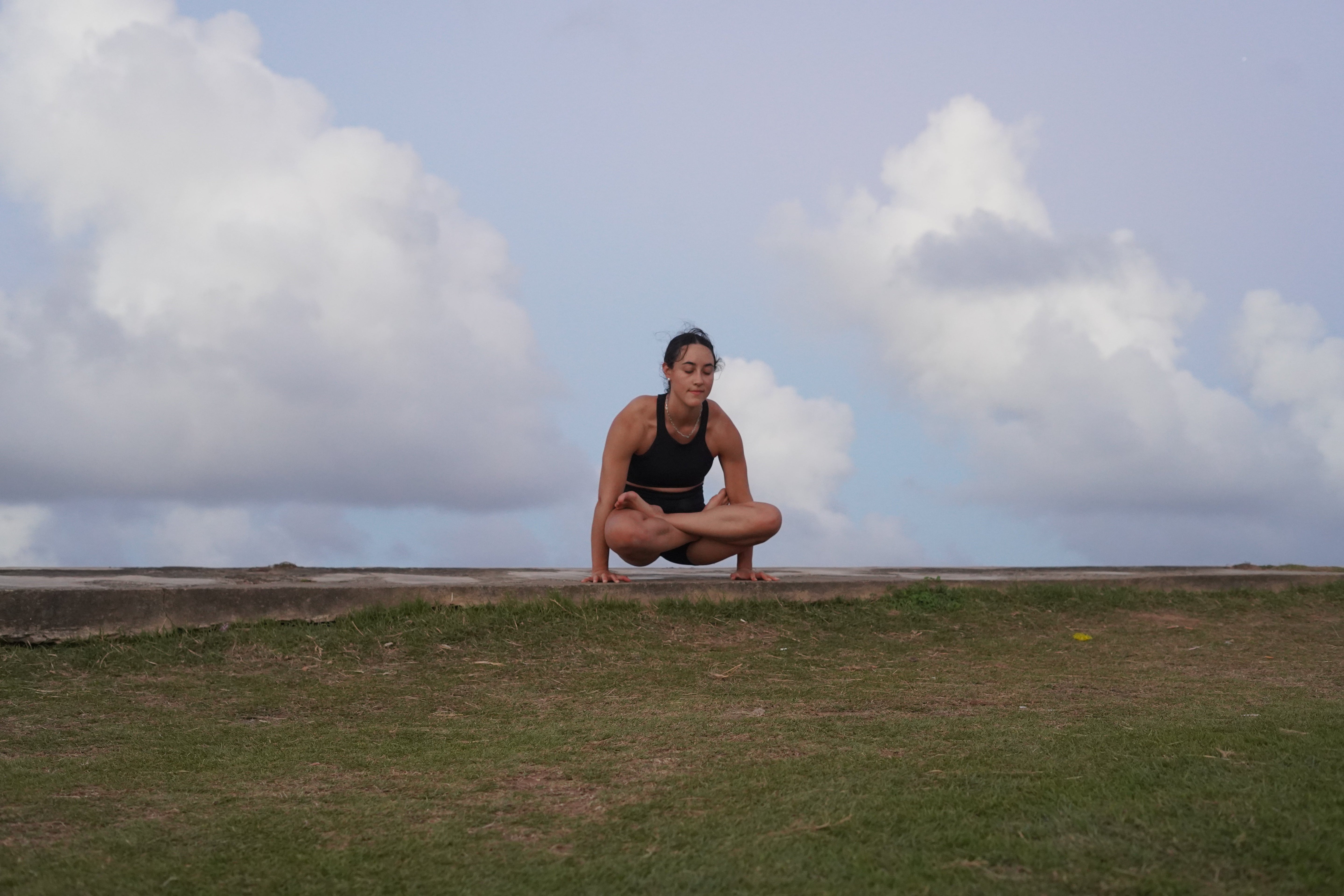 Entrenamiento Híbrido: La Tendencia Que Combina Fuerza y Yoga Para Resultados Reales