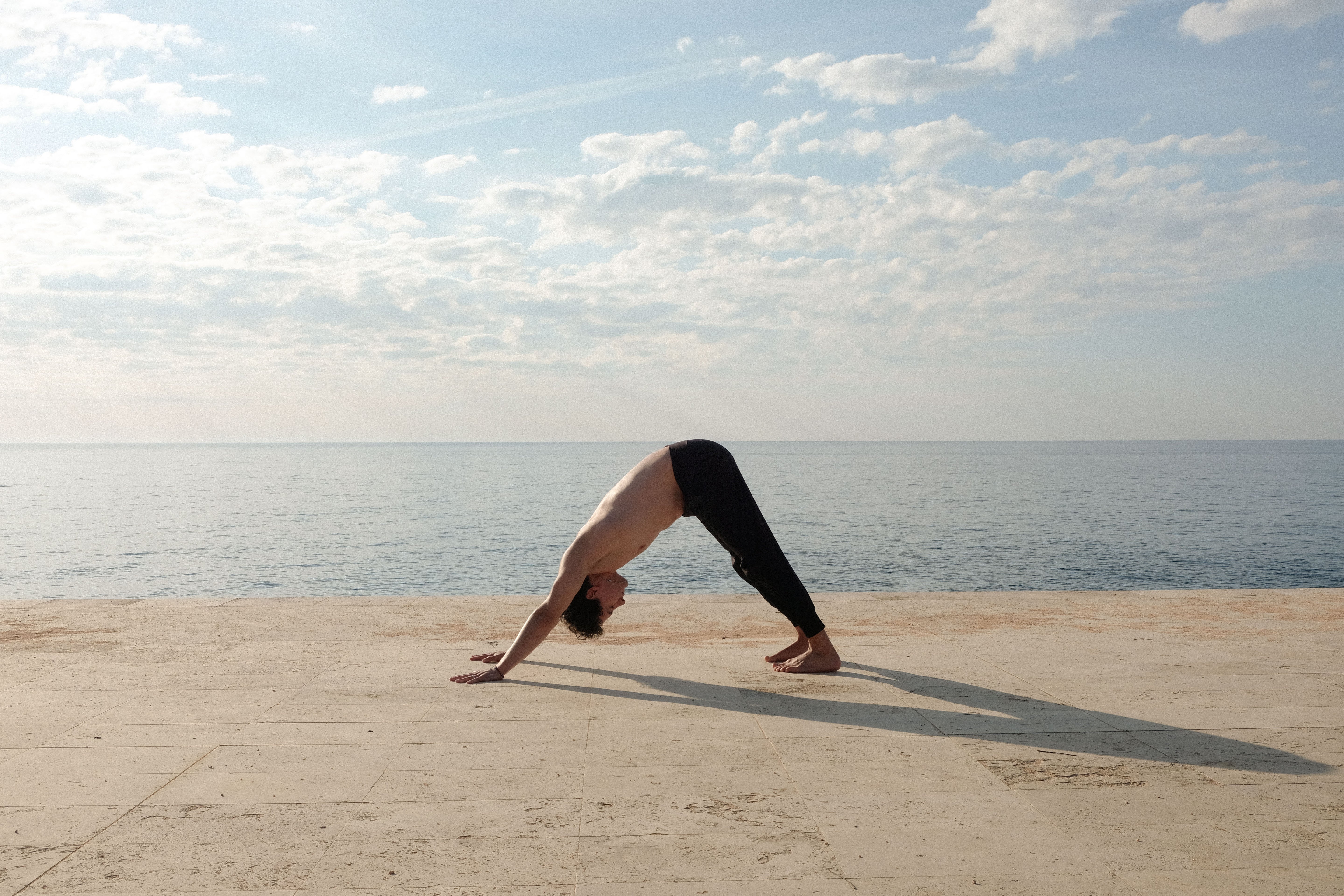 El Equipo Básico para Practicar Yoga en Casa